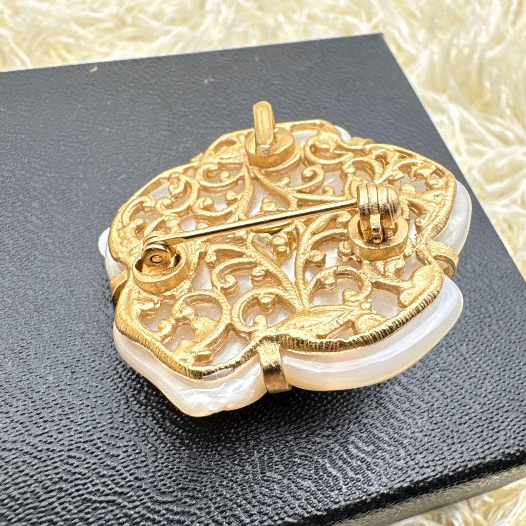 シャネル　カメリア　ホワイトシェル　ブローチ　ココマーク　レース