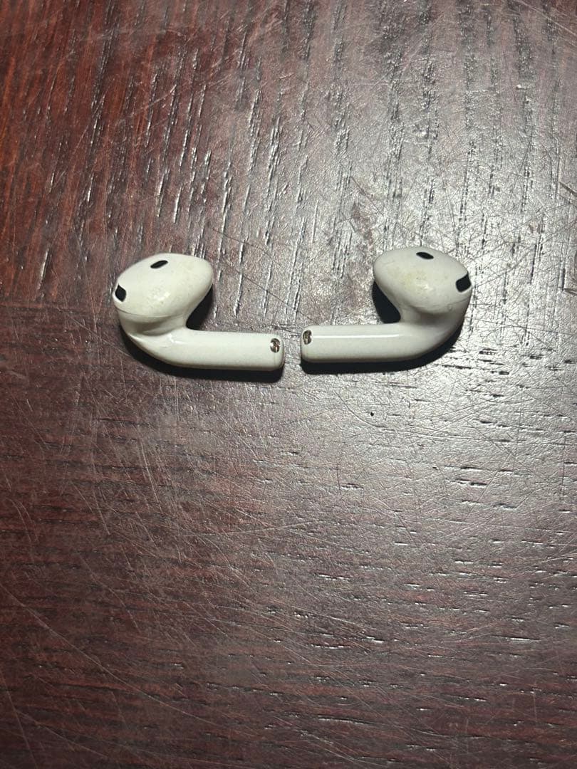AirPods 第四世代　両耳のみ　A3055 3056