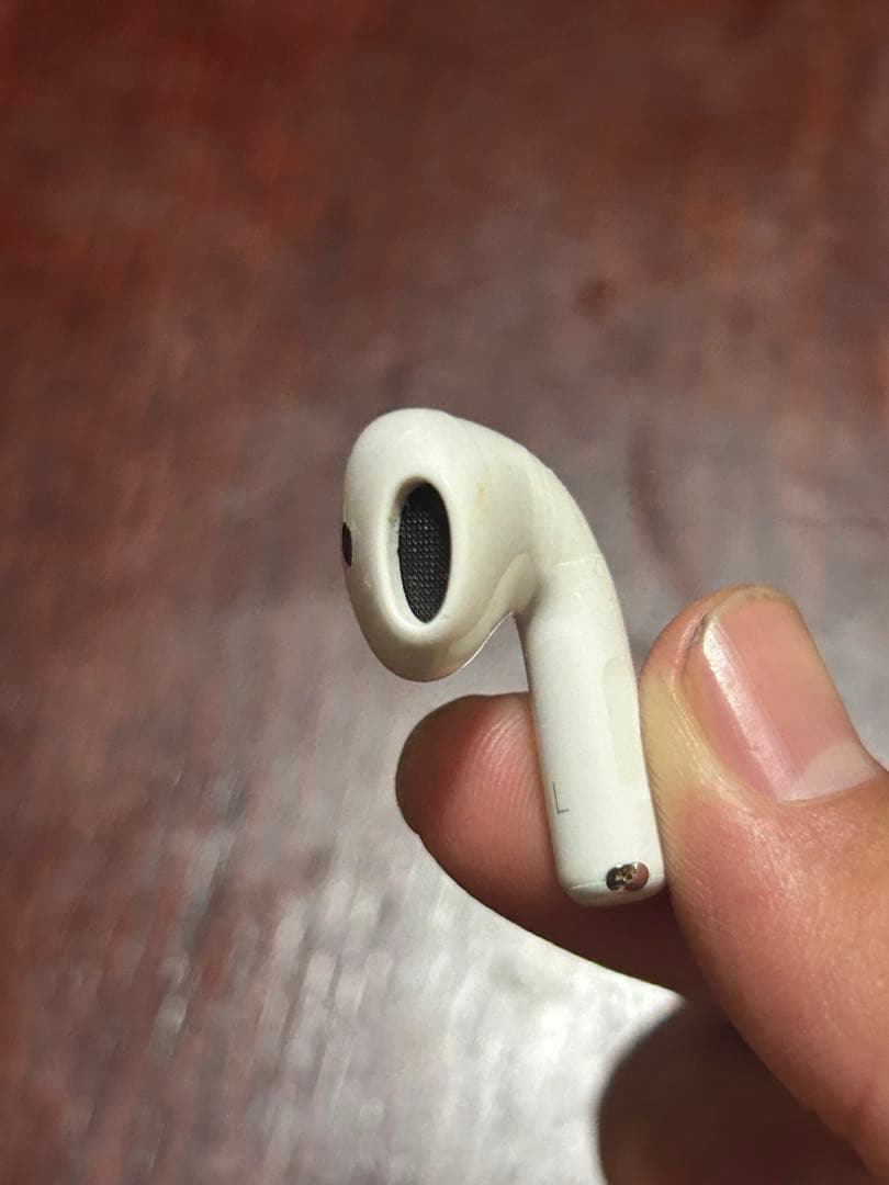 AirPods 第四世代　両耳のみ　A3055 3056