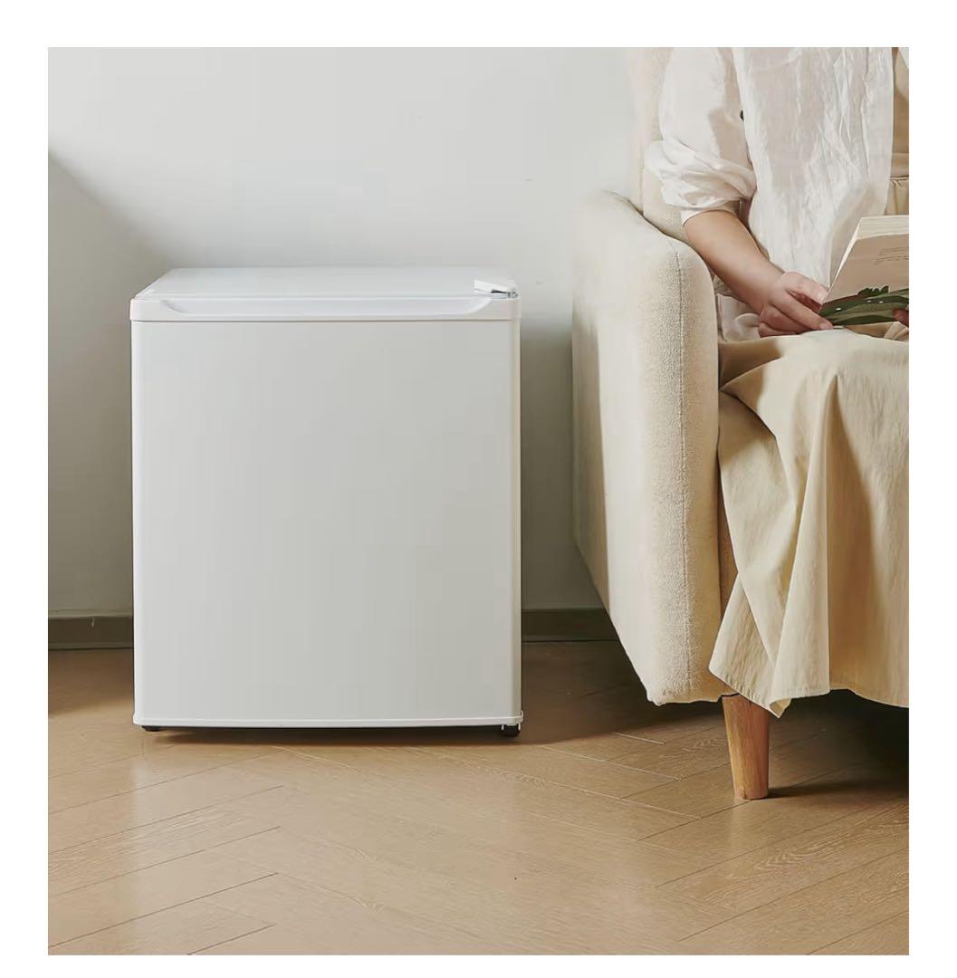 ミニ冷蔵庫　50L 小型 ホワイト　 製造年2025年　説明書付き
