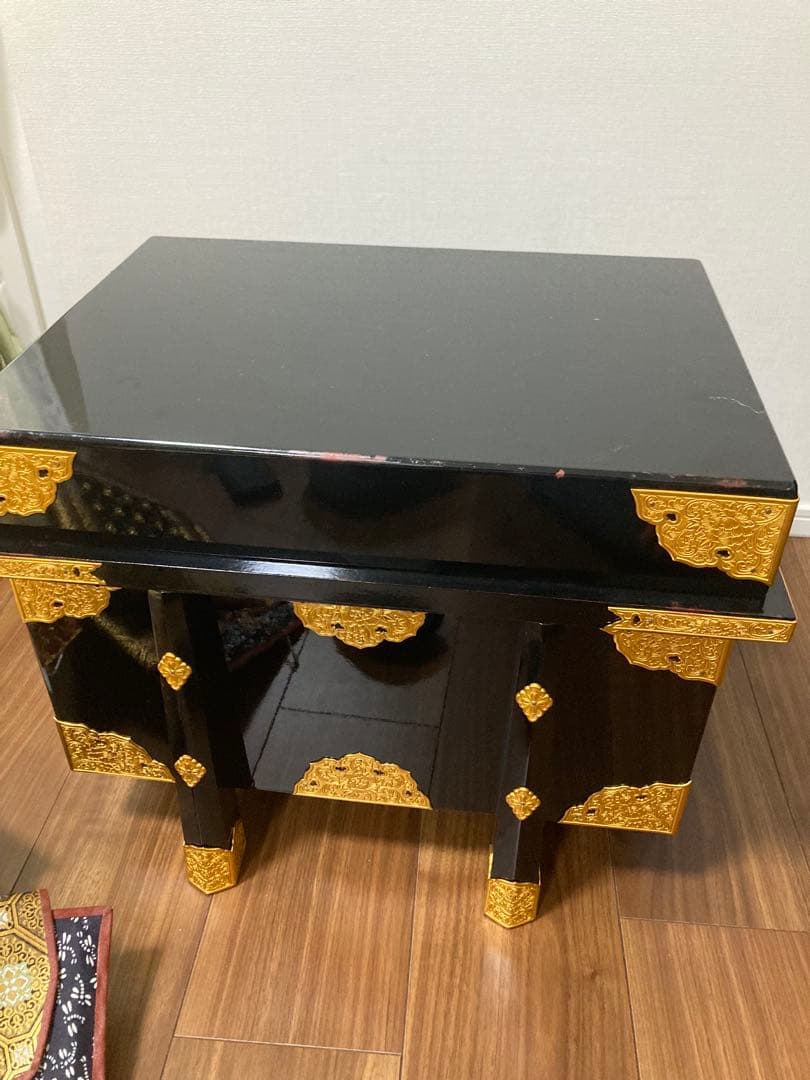 五月人形 鎧飾り 平安朝 甲冑 純金鍍金 十三号笠しころ　本正絹 茜