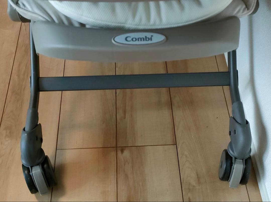 コンビ ネムリラコードレス AUTO SWING SS+