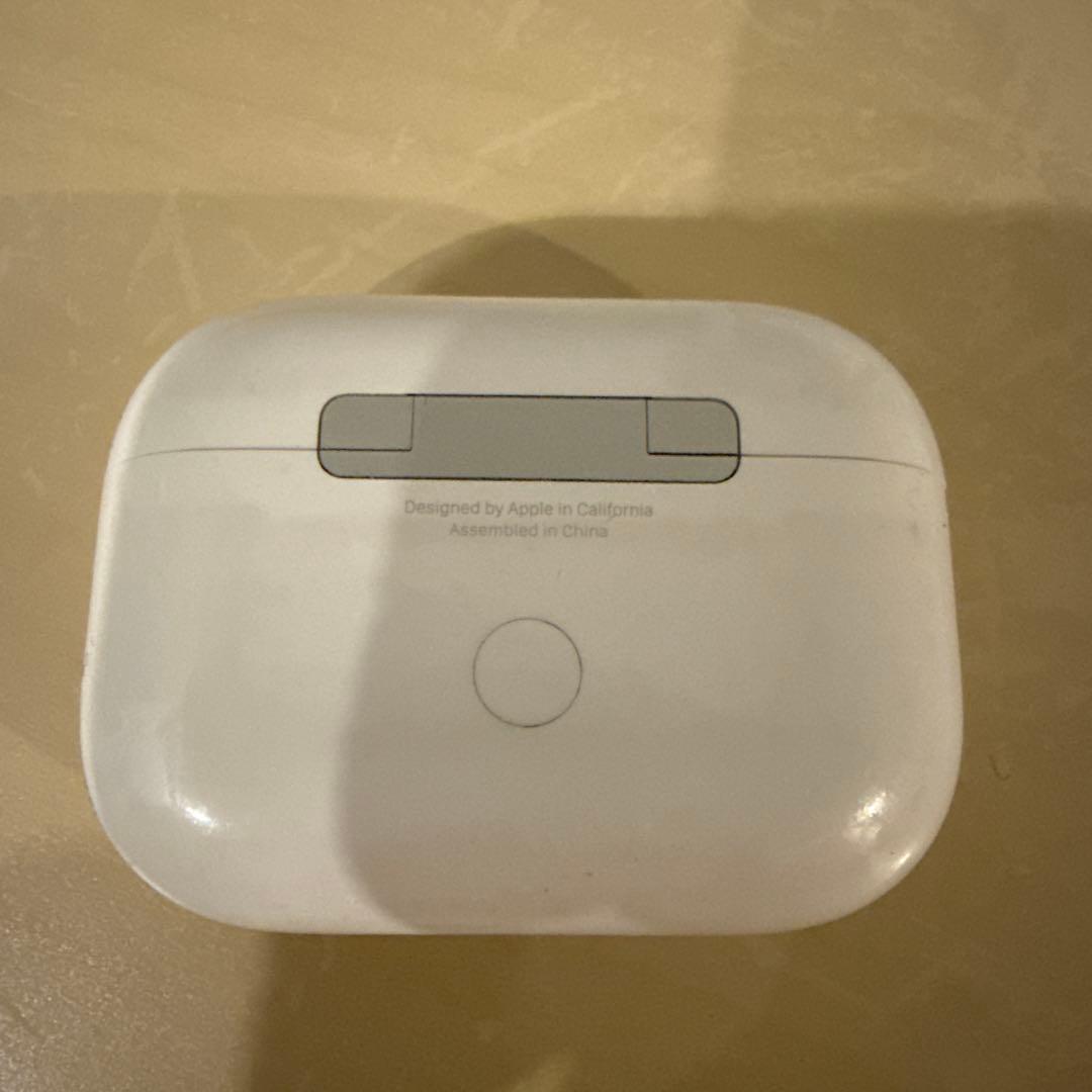 Apple AirPods Pro 第2世代 保護ケース付き MQD83J/A