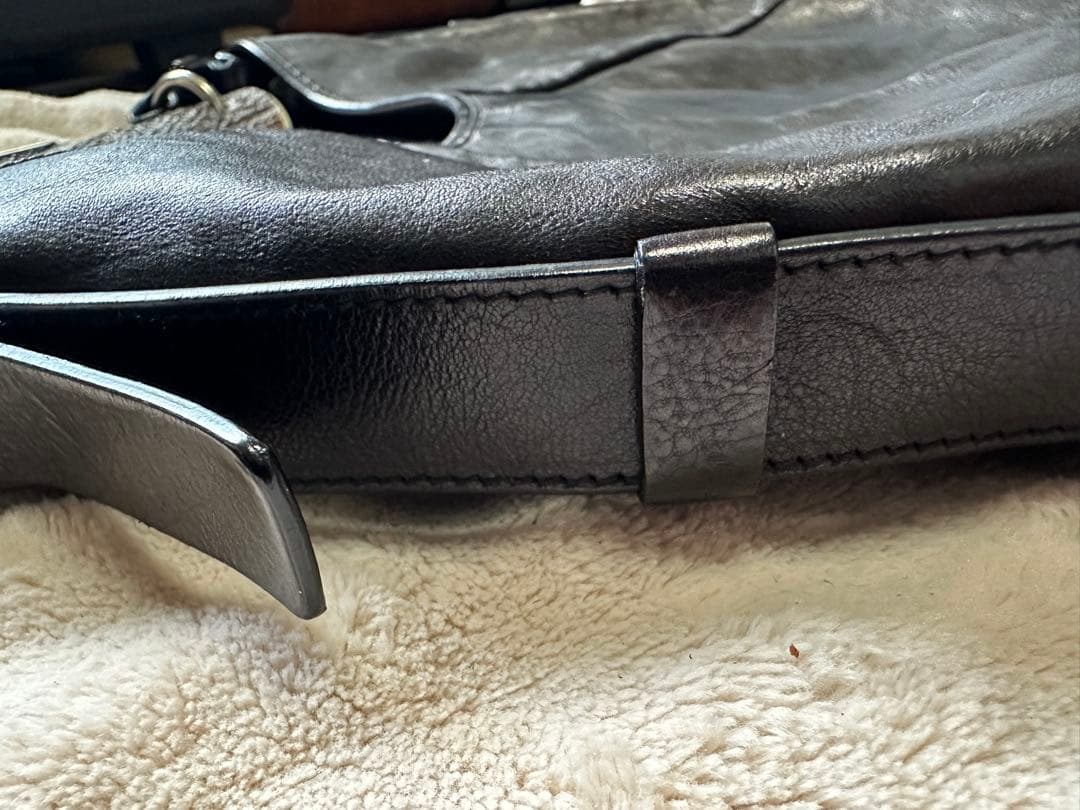 サンローラン　モンバサ