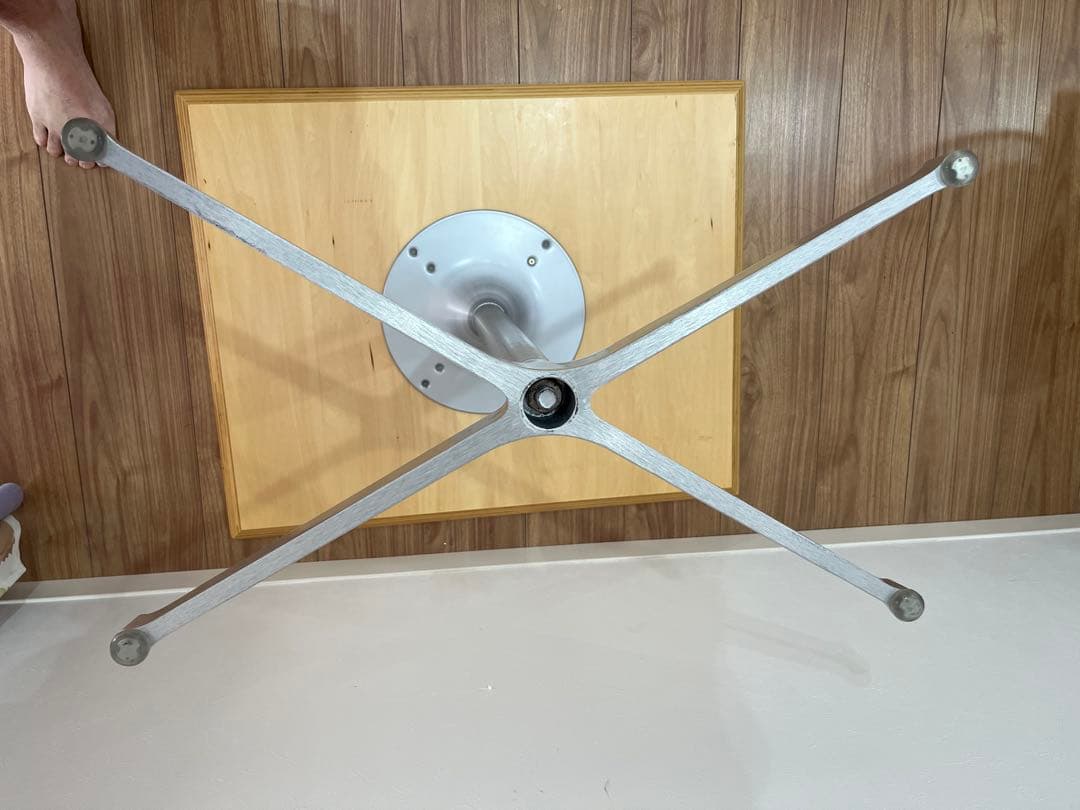 カフェテーブル