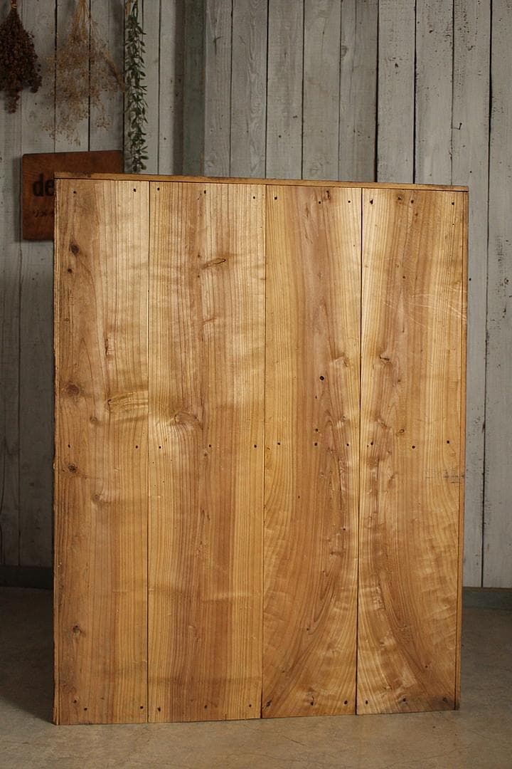 古く味のある木枠ガラス戸棚　食器棚　水屋　キャビネット　古家具