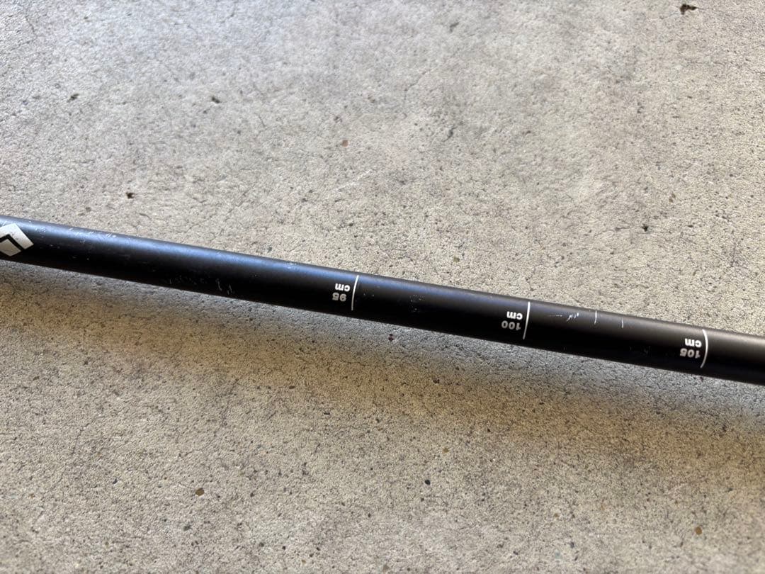 ★送料無料★お洒落　ブラックダイヤモンド　長さ調整ストック　スキー　雪山