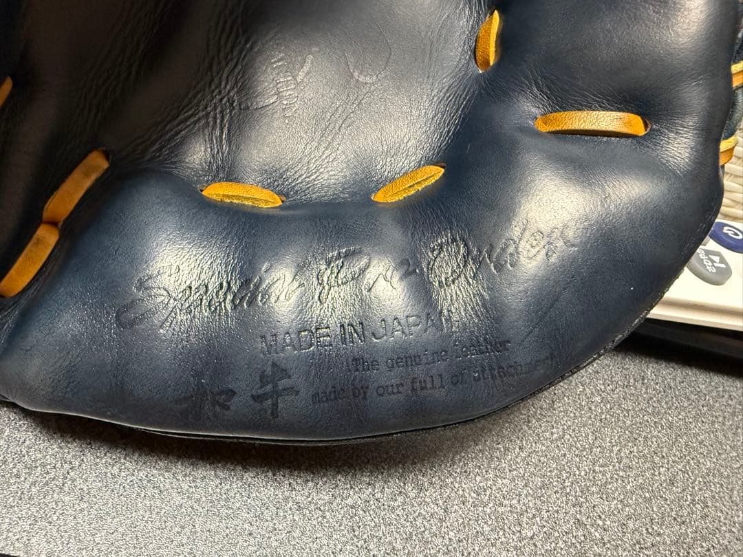 ハタケヤマ　硬式用キャッチャーミット　スペシャルプロオーダー　カラーオイル付