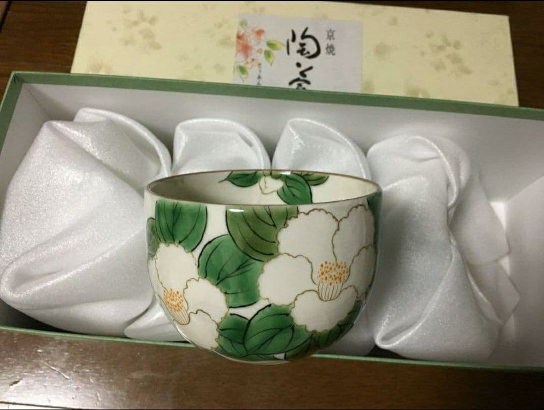 【新品・未使用】美品です！高級感 京焼・清水焼 陶器小鉢揃 白掛五草花 紙箱入