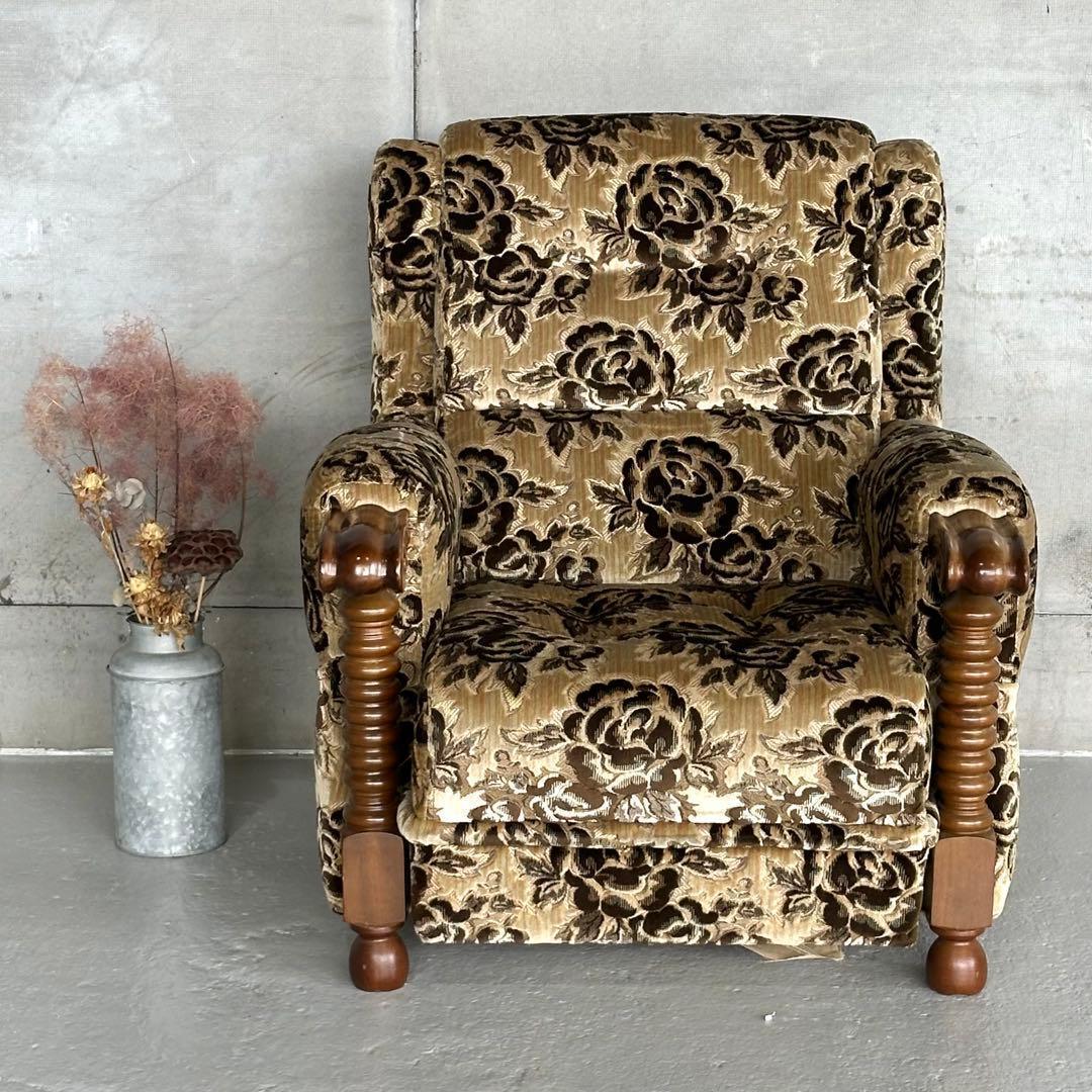 ✦喫茶店レトロ✦花柄モケット ソファ 木製アーム 昭和ヴィンテージ 金華山