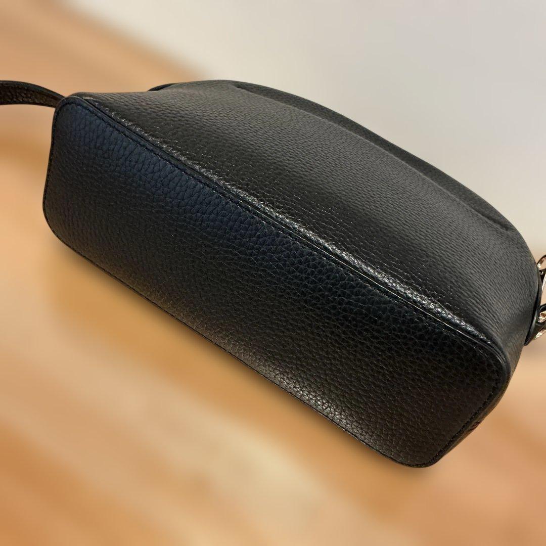 フルラ　ショルダーバック　ブラック