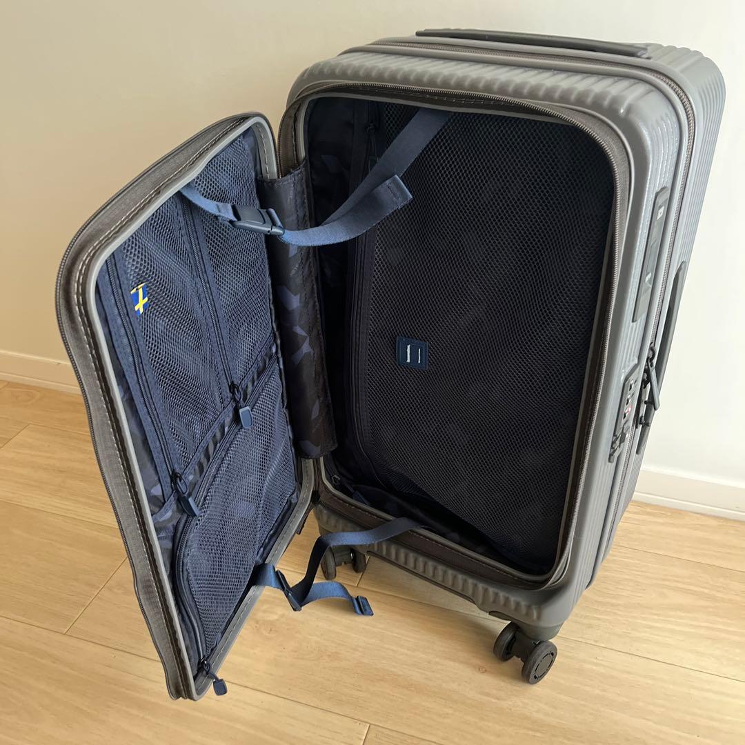 イノベーター　スーツケース　チャコールグレー