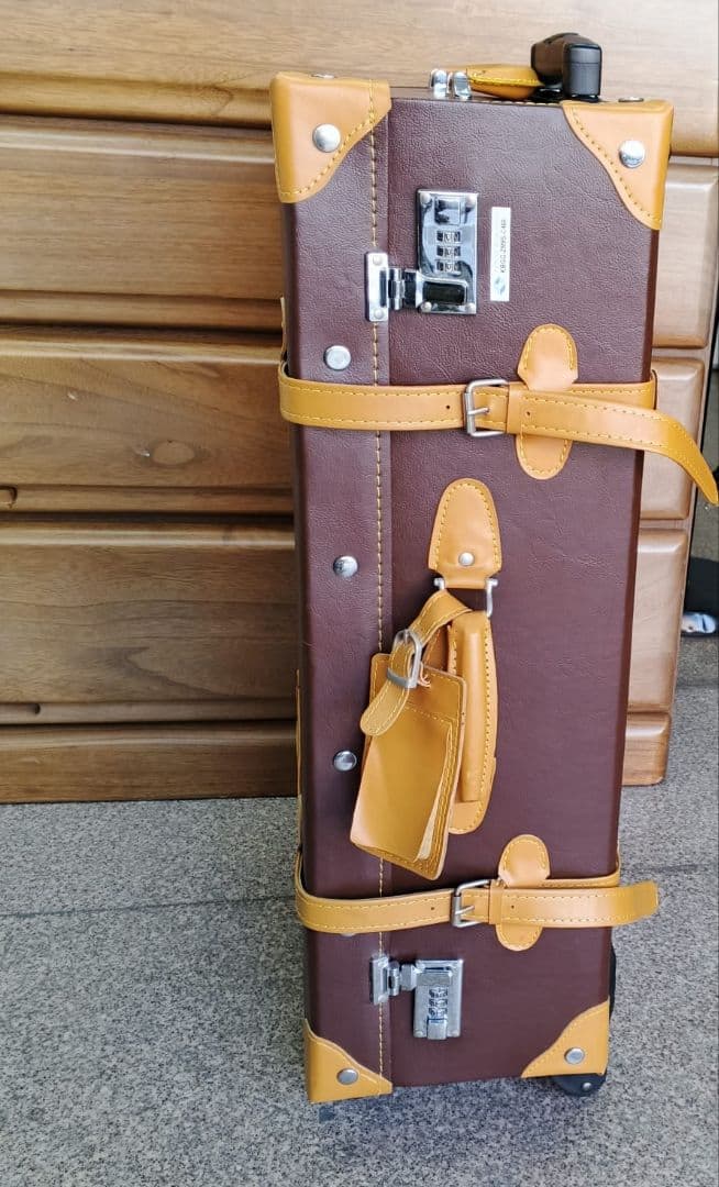 ブラウンとイエローのキャリーカート