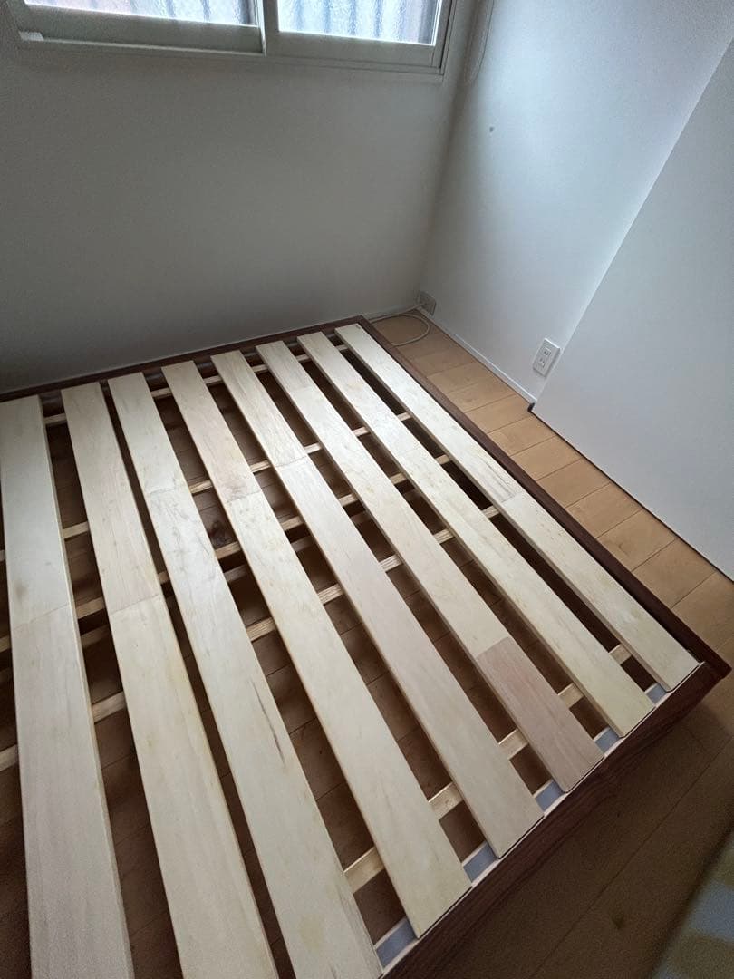 【ACTUS】FBベッドフレーム＋アイシン精機製マットレス（クイーンサイズ）美品