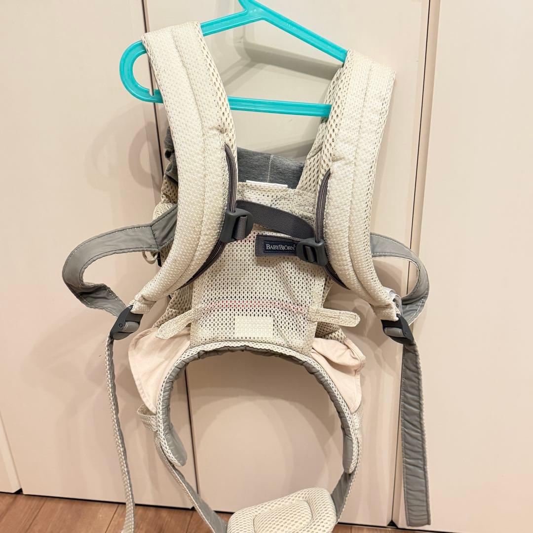 ベビービョルン 抱っこ紐　ベビーキャリア ハーモニー クリーム