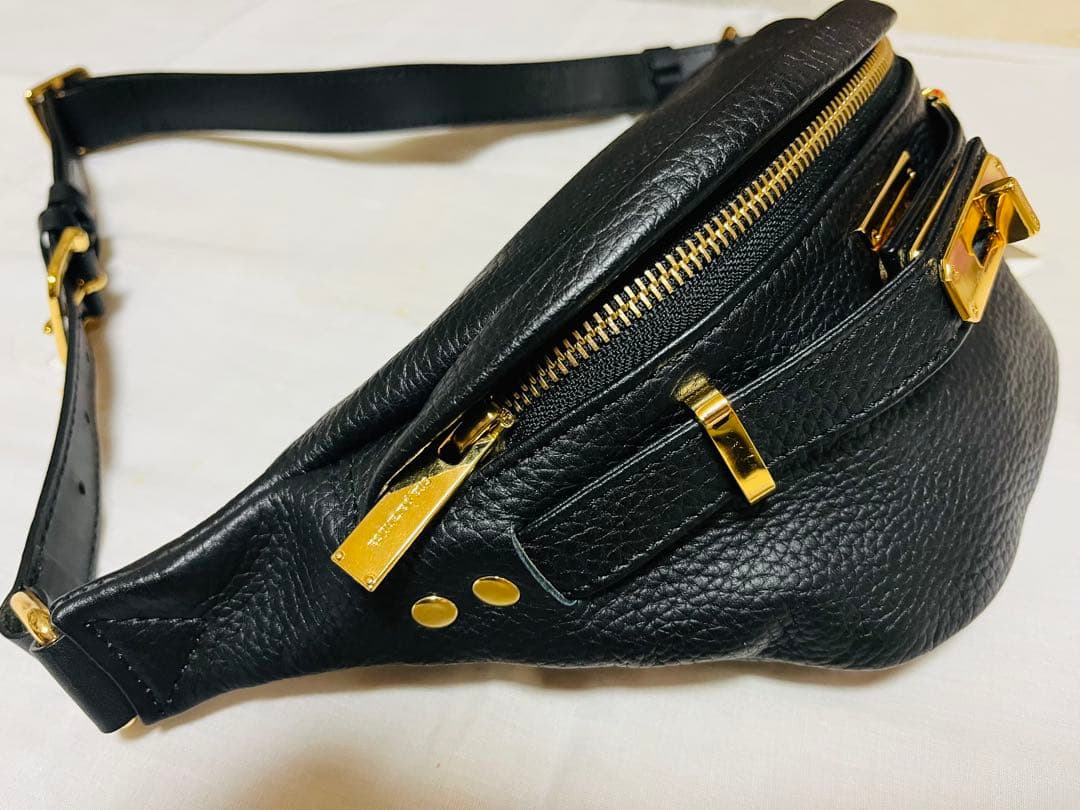 新品未使用☆ シータパランティカ　ボディバッグ　シボ革　ウエストポーチ ブラック