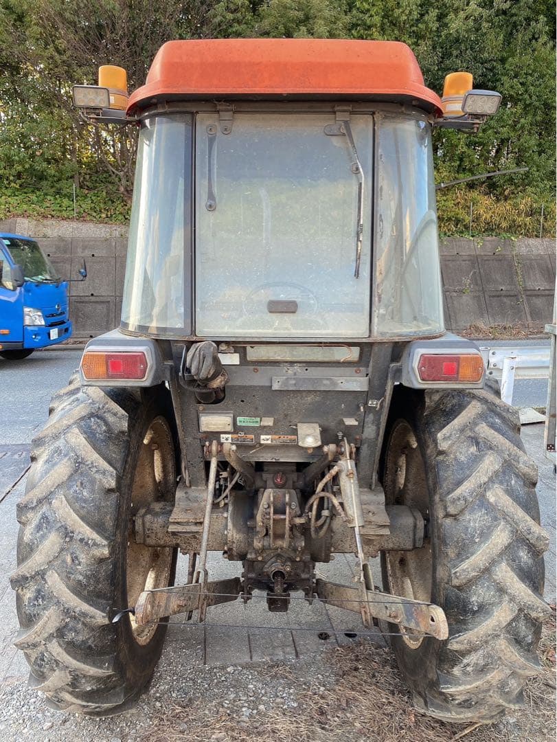 日野村田製トラクター キャビン付き オレンジ