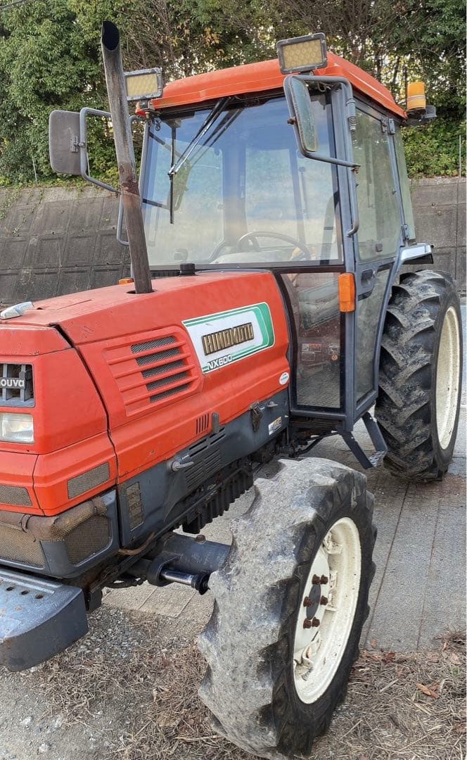 日野村田製トラクター キャビン付き オレンジ