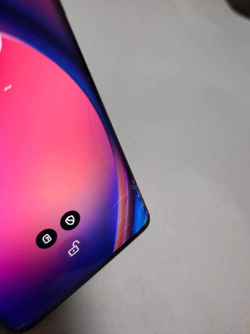 Motorola edge 50s pro 画面割れあり