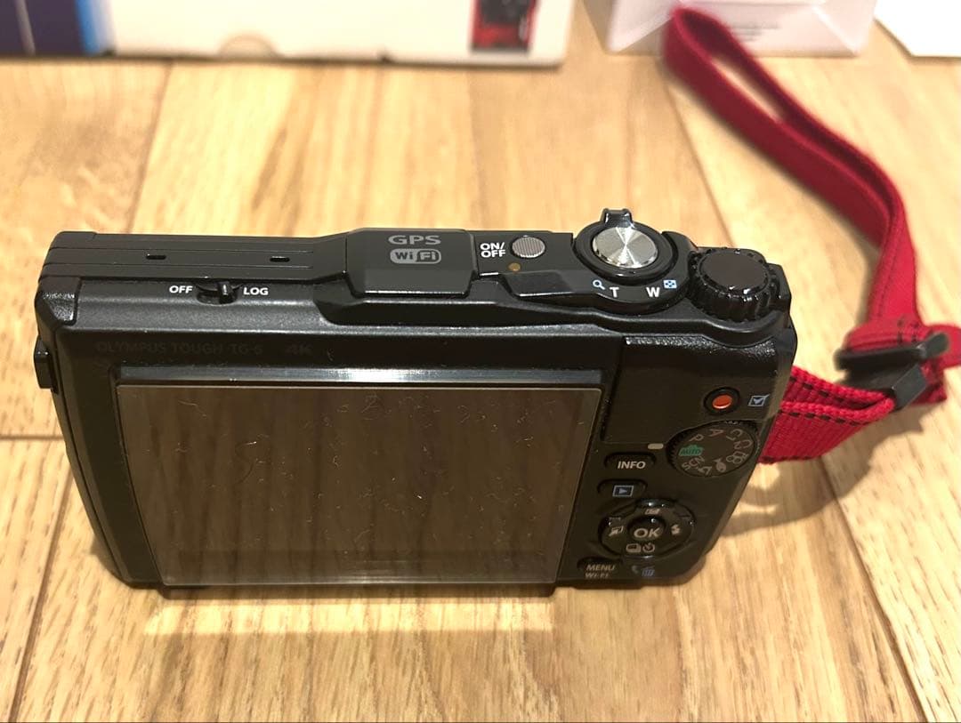 美品 OLYMPUS Tough TG-6 本体 電池２個 充電器 水中未使用