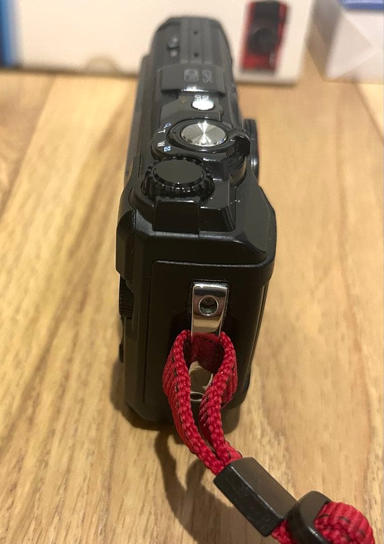 美品 OLYMPUS Tough TG-6 本体 電池２個 充電器 水中未使用