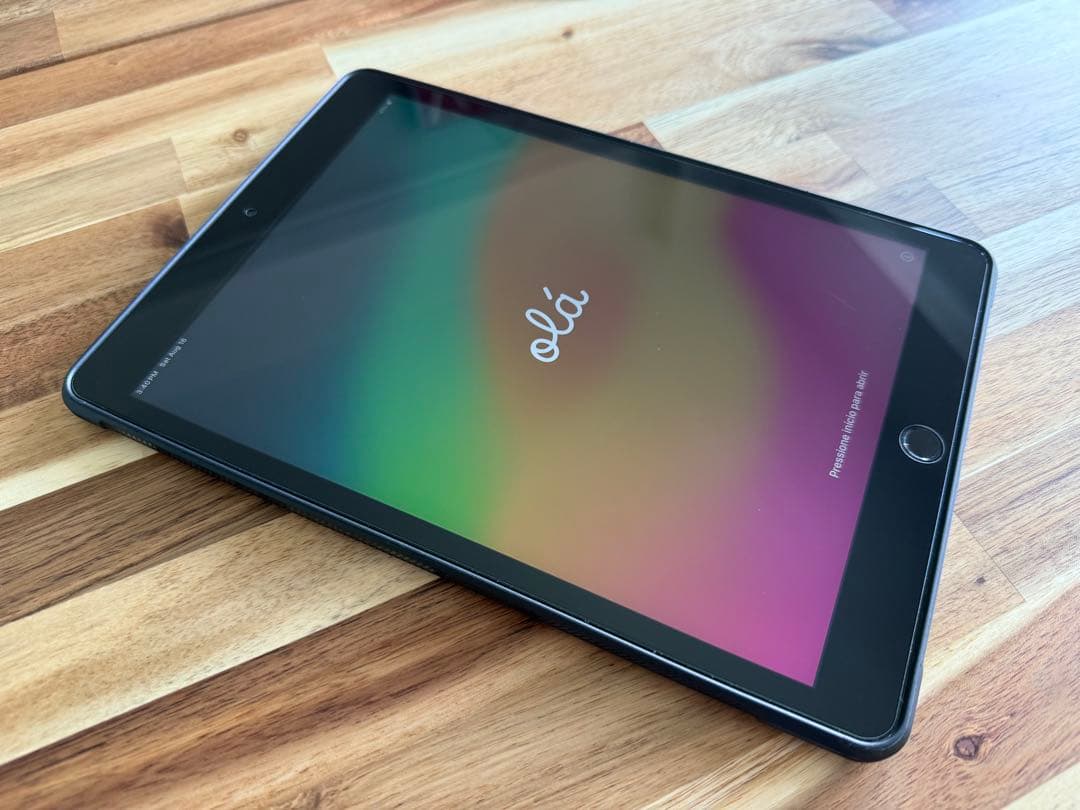 Apple iPad 第8世代 32GB Wi-Fiモデル スペースグ