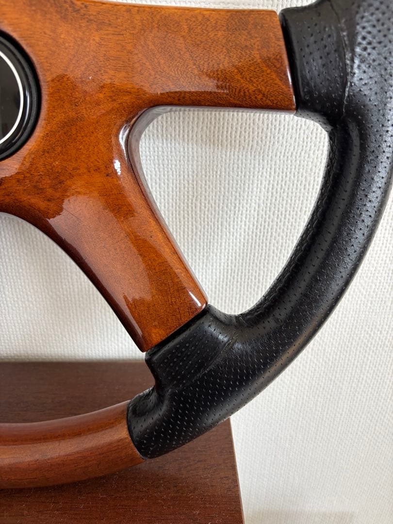 希少 ナルディ ウッドステアリング　ホーン付き