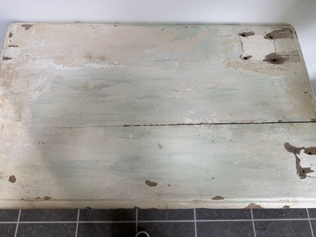 フランスアンティーク　シャビーシックなペイントの木製テーブル