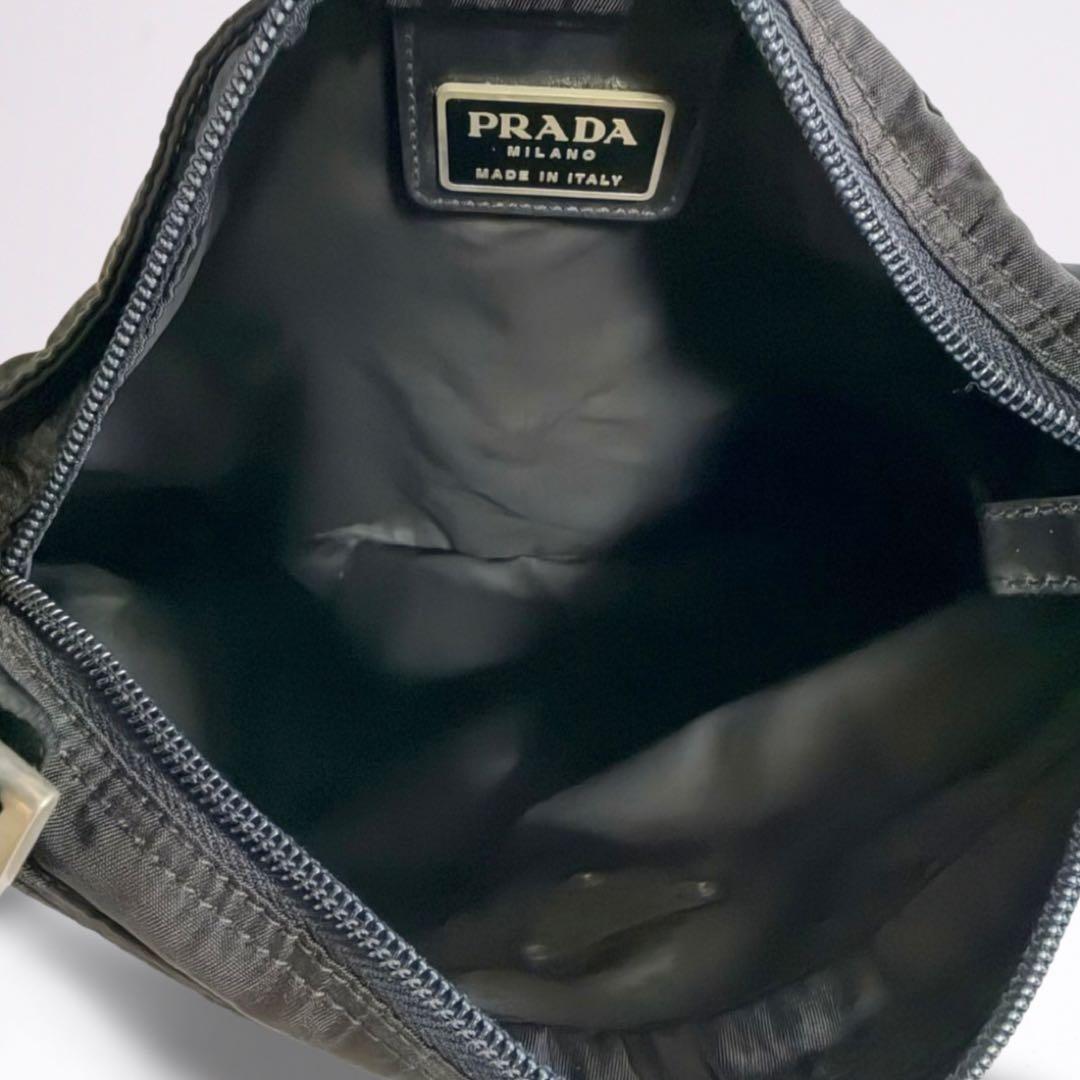 【正規品】プラダ PRADA ナイロン ショルダーバッグ 黒 三角ロゴ 男女兼用