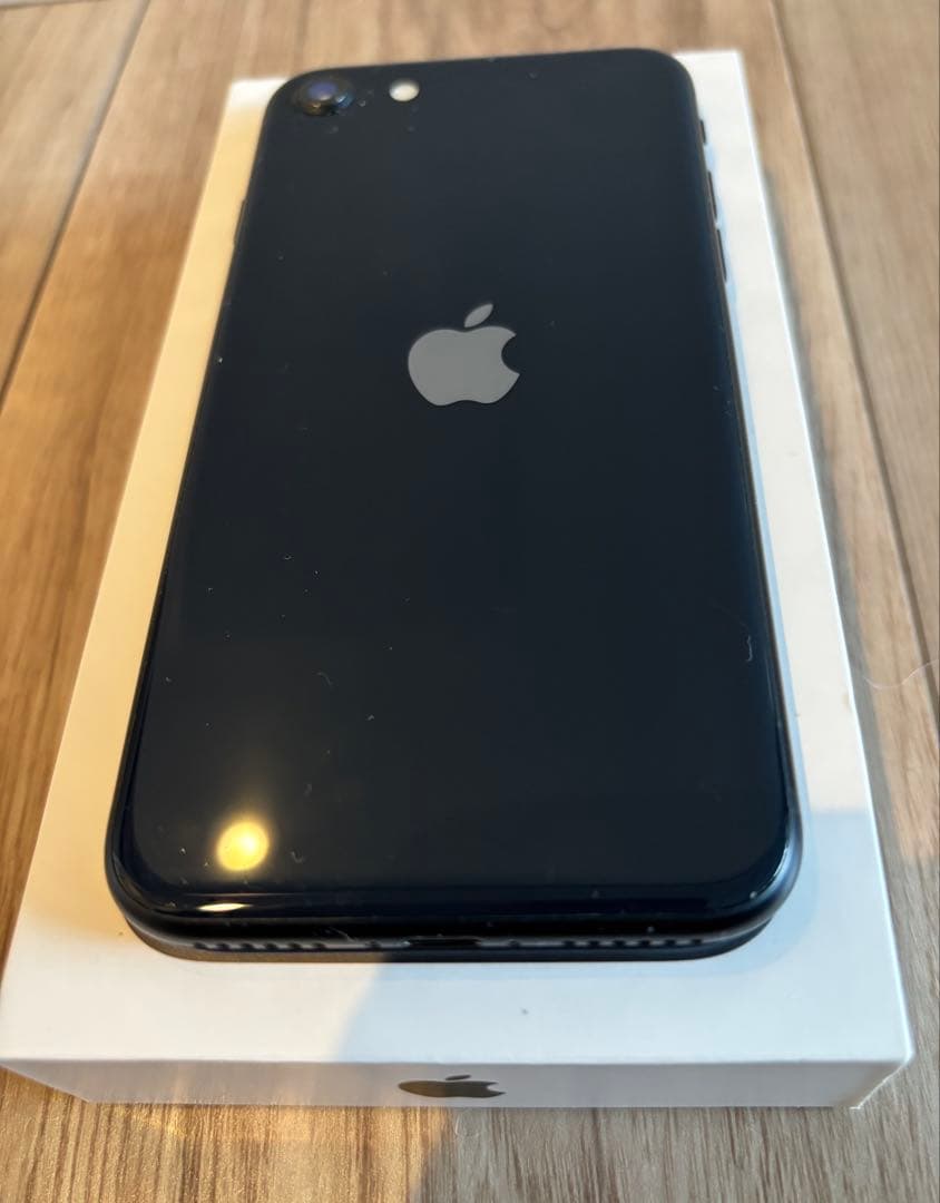 【美品】純正バッテリー iPhone SE3 ブラック128 GB 本体