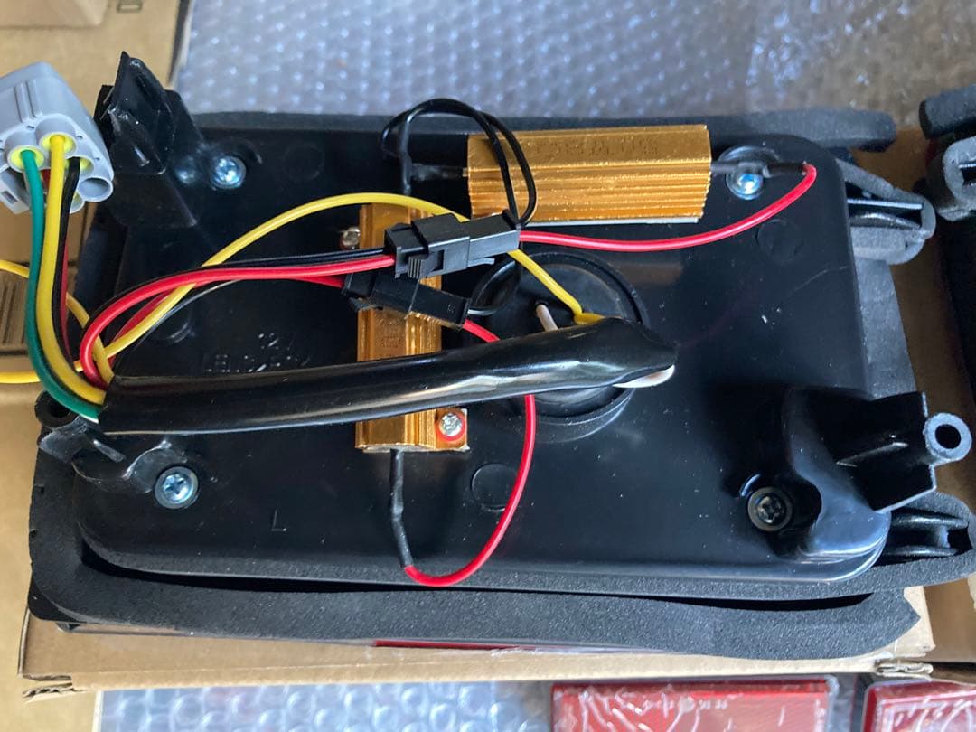 エブリィDA64V／DA17V LED テールランプ　シーケンシャル　新品