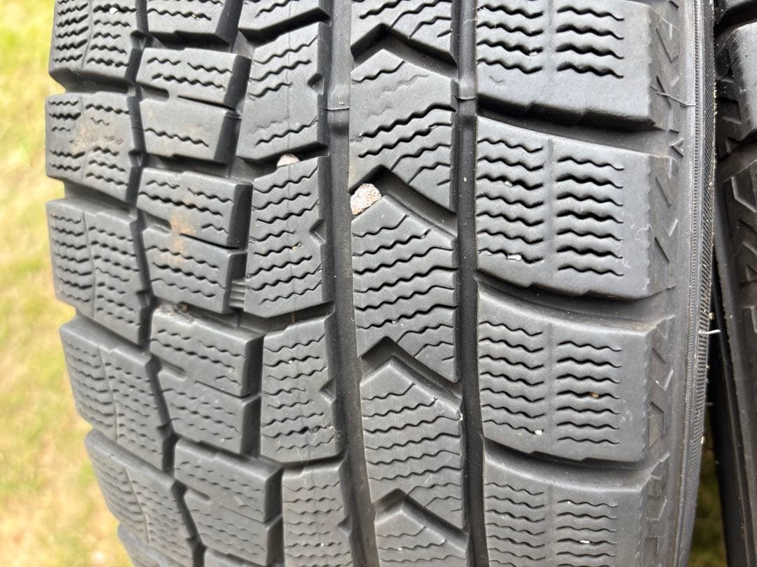 ★送料込み★ ダンロップ 15インチスタッドレス 2023年製195\65R15