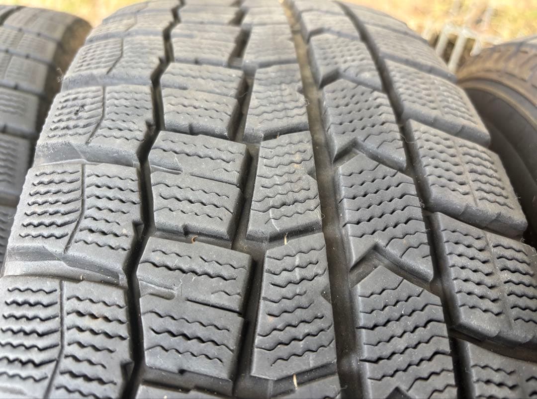 ★送料込み★ ダンロップ 15インチスタッドレス 2023年製195\65R15