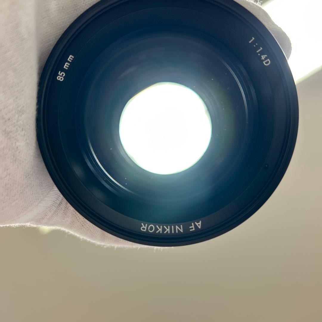 美品 Ai AF Nikkor 85mm F1.4D フードとフィルター付き