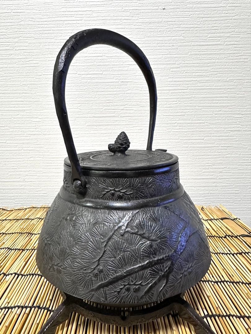 未使用品、木箱付　横倉嘉山造　１５型末紋様　 鉄瓶 南部鉄瓶 南部鉄器　鉄瓶