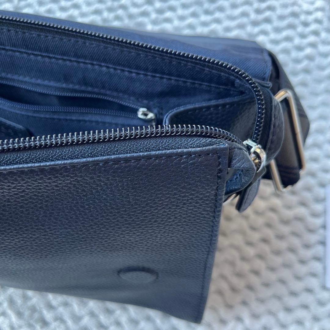 【美品】本革 470gワイドテープショルダーバッグ/ボディバッグ イアパピヨネ