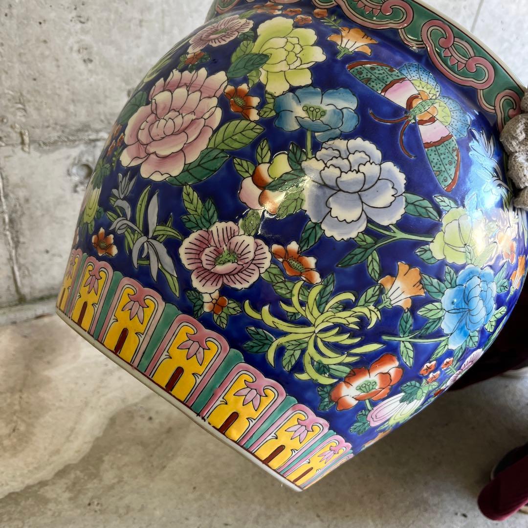 最終処伊万里金魚が泳ぐ絵柄十錦手火鉢大睡蓮鉢金魚鉢　カラフルな色合いと絵柄の良さ