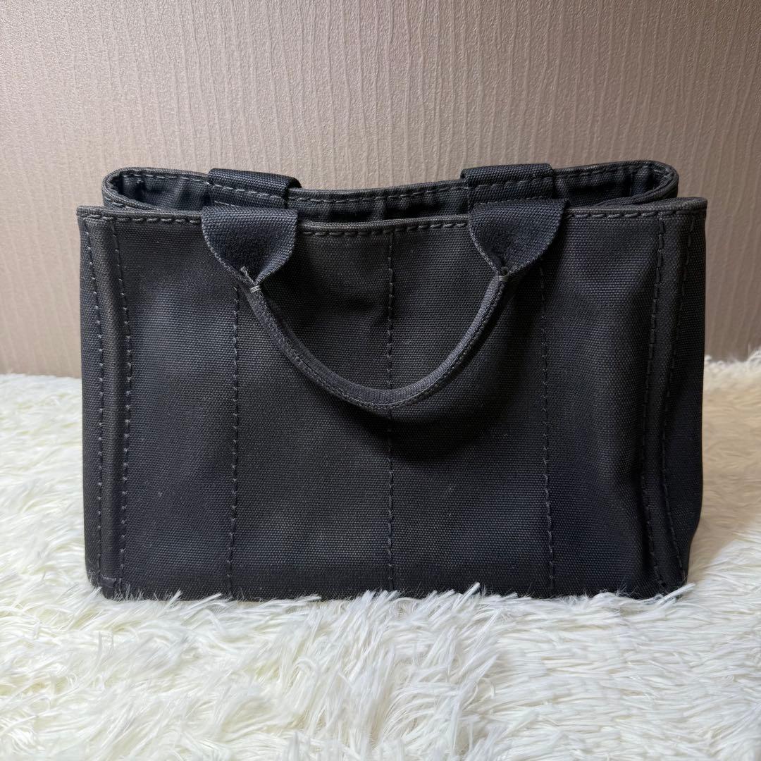 PRADA プラダ カナパ 四角補修有り黒