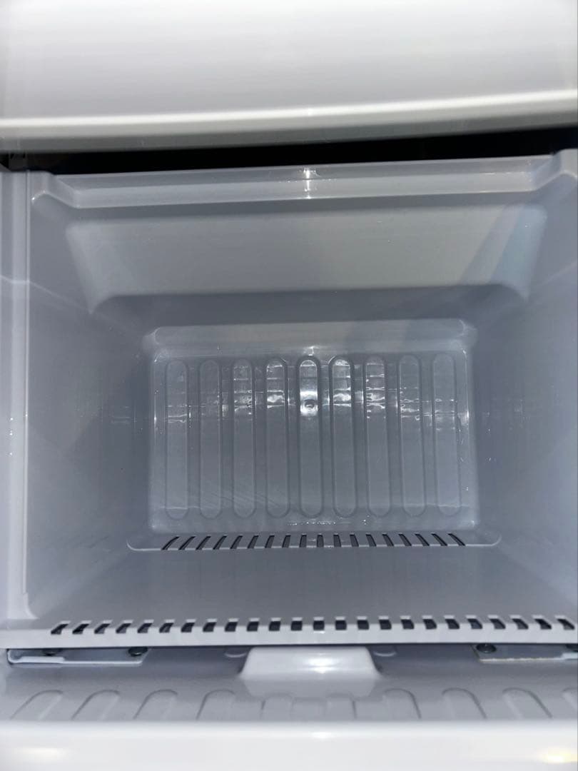 SHARP 冷蔵庫 ホワイト　日曜発送希望のため本日中掲載です。。