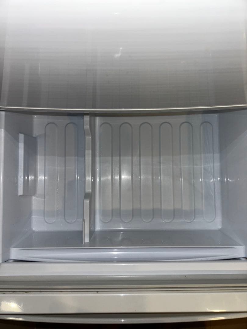 SHARP 冷蔵庫 ホワイト　日曜発送希望のため本日中掲載です。。