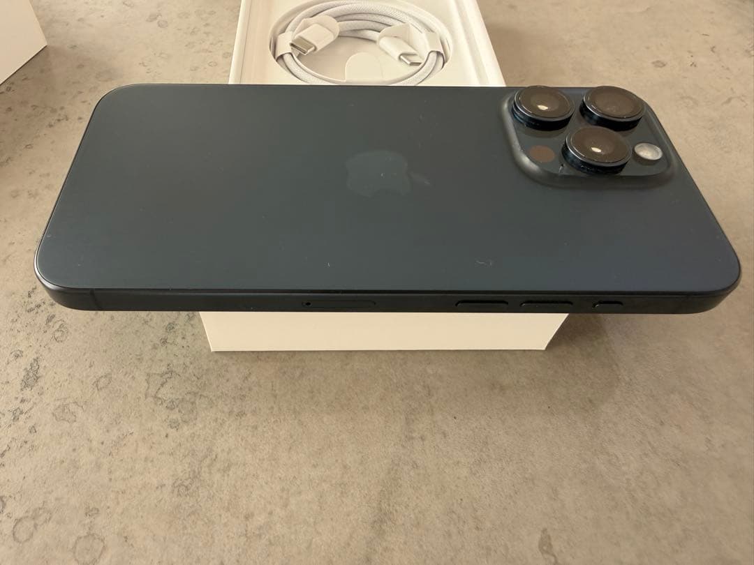 iPhone15Pro Max ブルーチタニウム 256GB