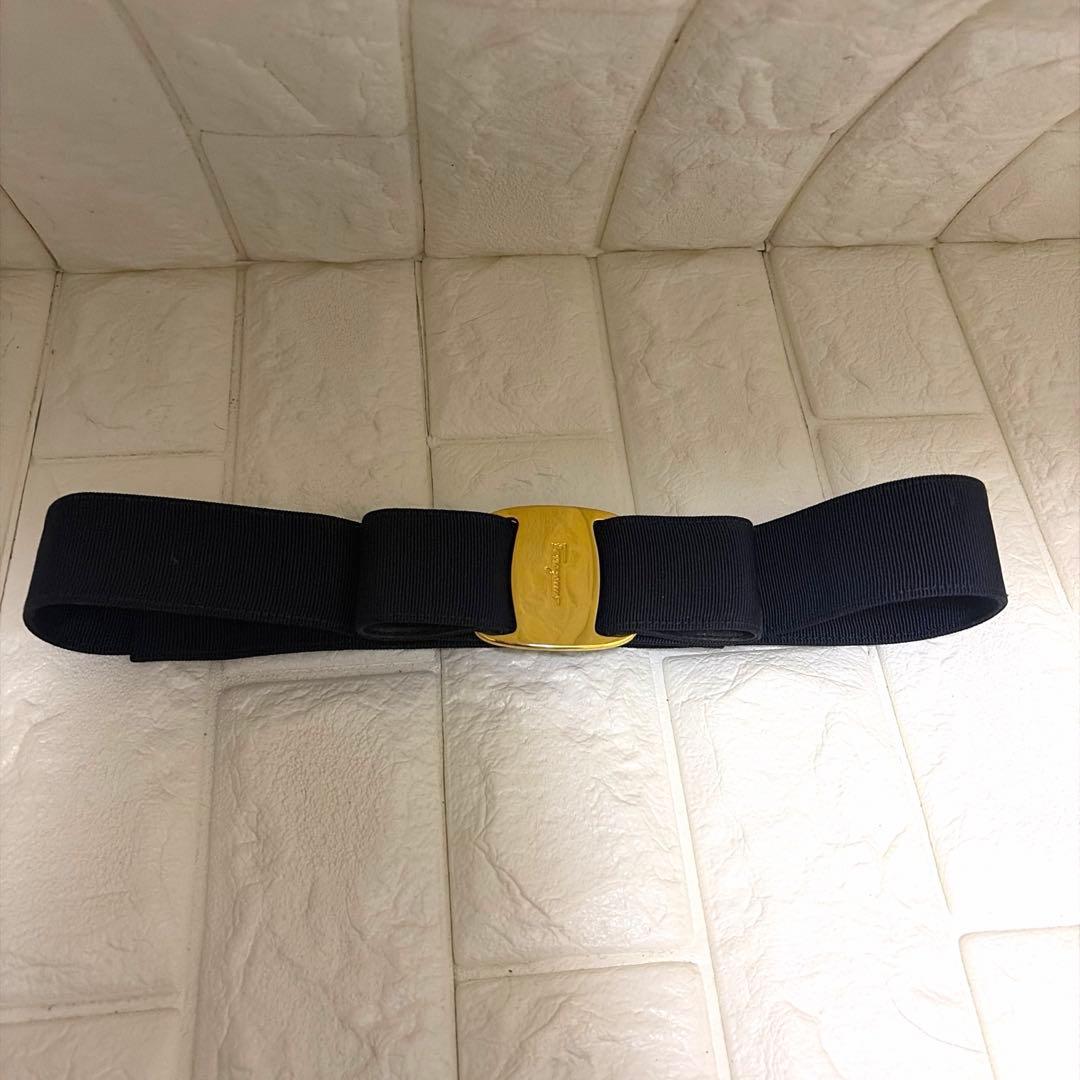 希少Salvatore Ferragamo フェラガモ　ヴァラ リボン ベルト