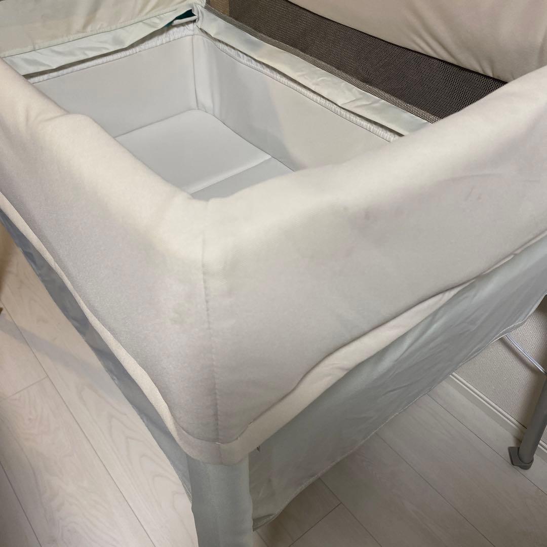 Combi ベビーベッド トモネル ベージュ メッシュ