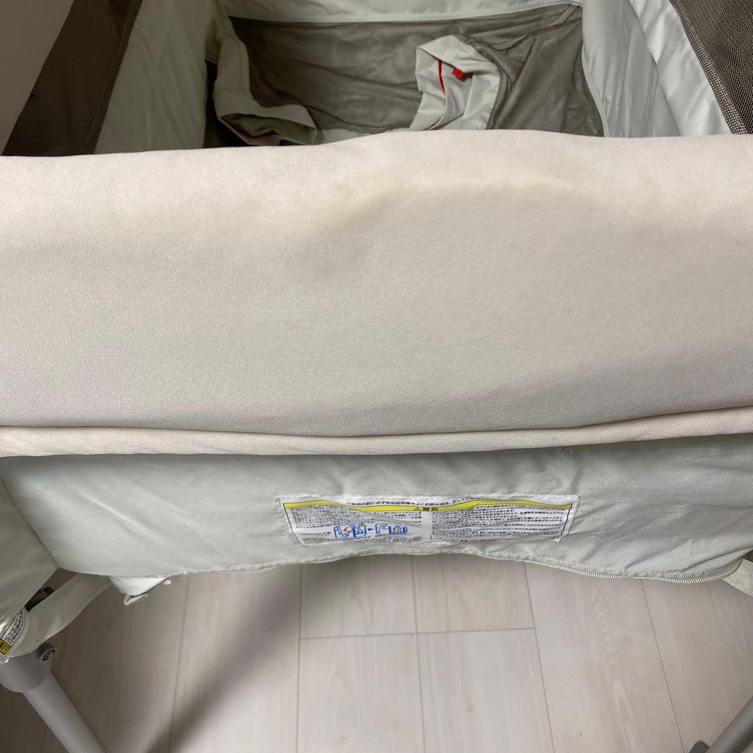 Combi ベビーベッド トモネル ベージュ メッシュ