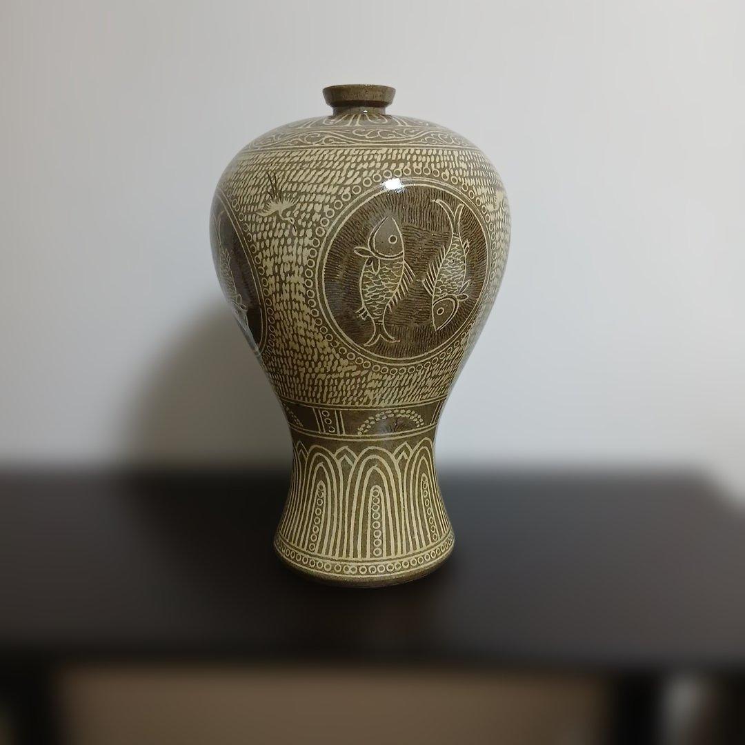 陶器 花瓶 魚と鳥の模様 双魚　象嵌技法　韓国　朝鮮　粉青沙器　梅瓶