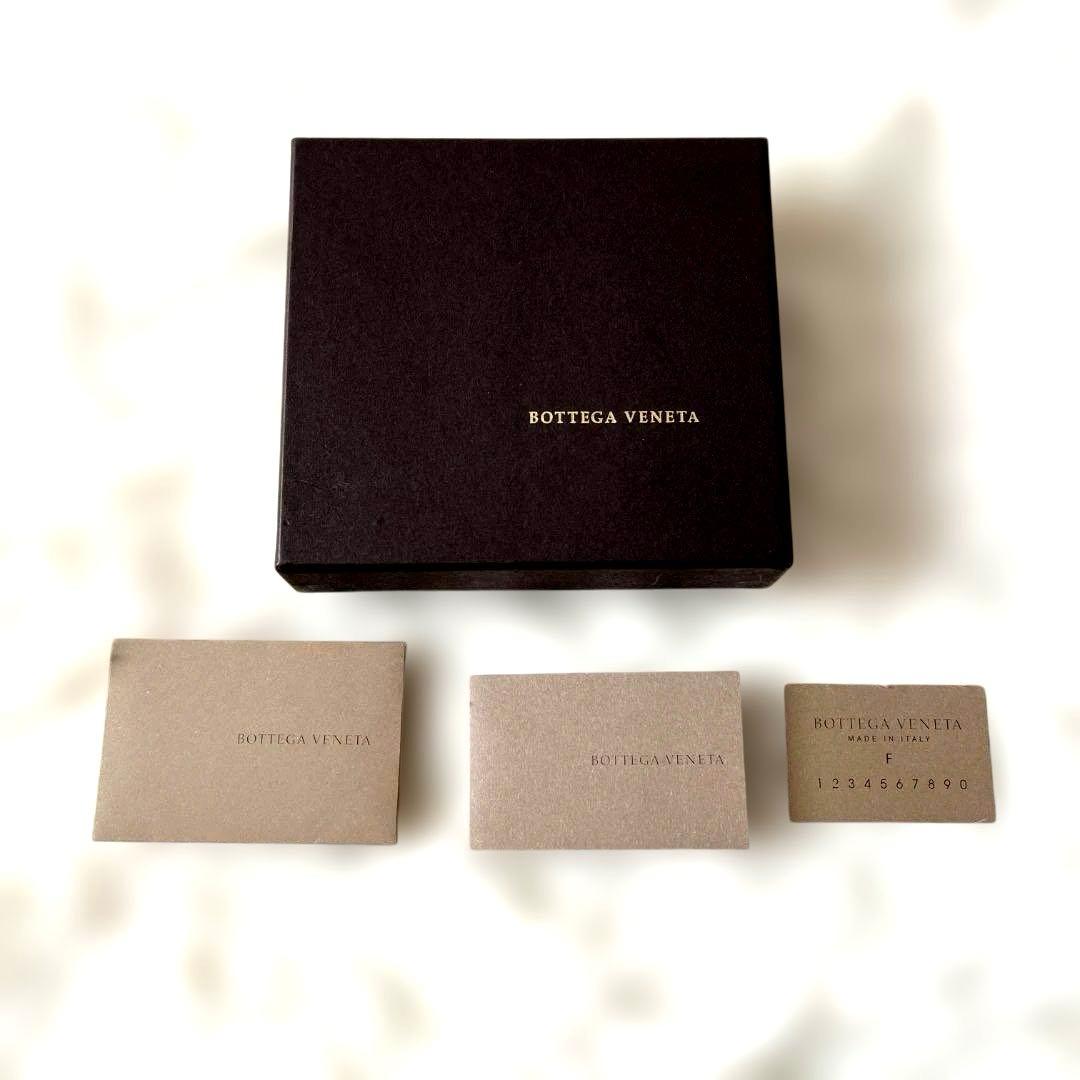 美品 ボッテガヴェネタ イントレチャート ２つ折り札入れ カードケース 箱付き