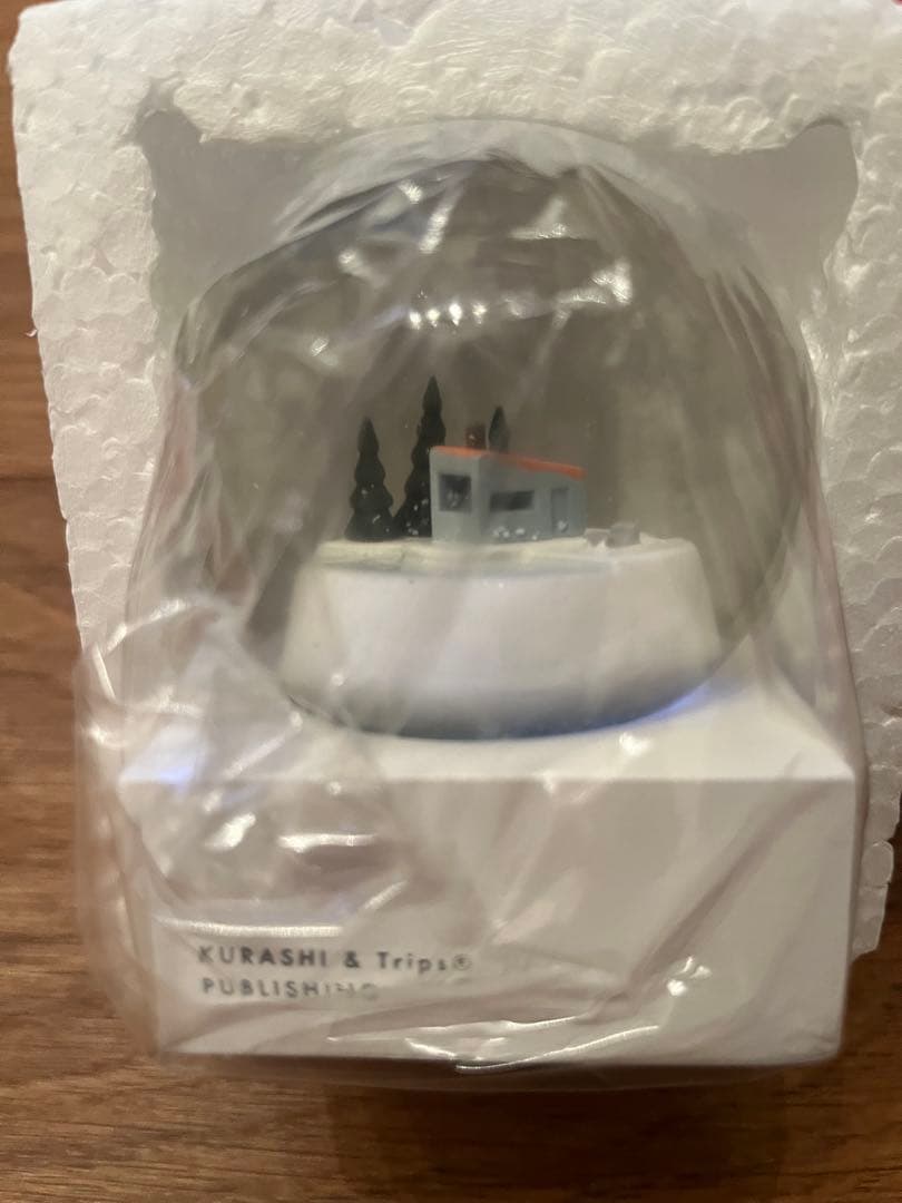 完売！！北欧暮らしの道具店　【数量限定】スノードーム2025「湖畔の小屋で」