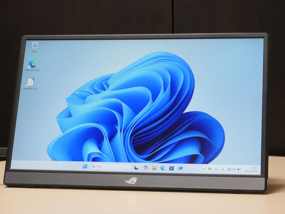 ROG Strix XG16AHPE 15.6インチポータブルモニター 本体