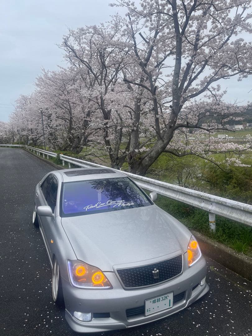 18クラウン ワンオフヘッドライト