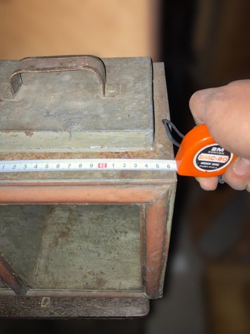 金属製　菓子入れ　ビンテージ　ボックス